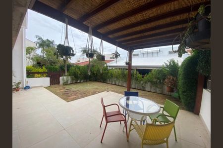 Casa de condomínio à venda com 180m², 4 quartos e 2 vagas Casa de condomínio à venda com 180m², 4 quartos e 2 vagasFoto 06