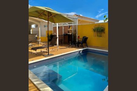 Casa de condomínio à venda com 220m², 3 quartos e 4 vagasFoto 04