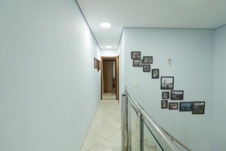 Casa à venda com 117m², 3 quartos e 2 vagas Casa à venda com 117m², 3 quartos e 2 vagasCorredor