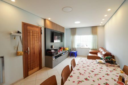 Casa à venda com 117m², 3 quartos e 2 vagas Casa à venda com 117m², 3 quartos e 2 vagasSala