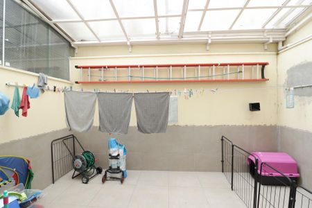 Casa à venda com 117m², 3 quartos e 2 vagas Casa à venda com 117m², 3 quartos e 2 vagasCozinha e Área de Serviço