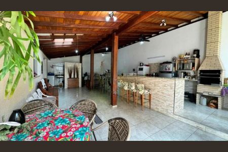 Apartamento à venda com 130m², 3 quartos e 1 vaga Apartamento à venda com 130m², 3 quartos e 1 vagaFoto 01