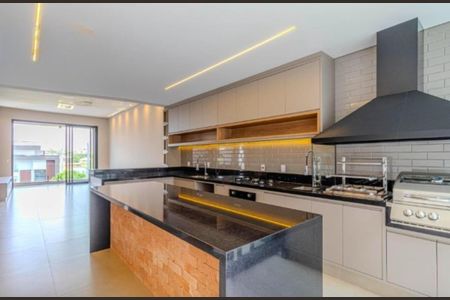 Casa de condomínio à venda com 242m², 3 quartos e 4 vagas Casa de condomínio à venda com 242m², 3 quartos e 4 vagasFoto 12