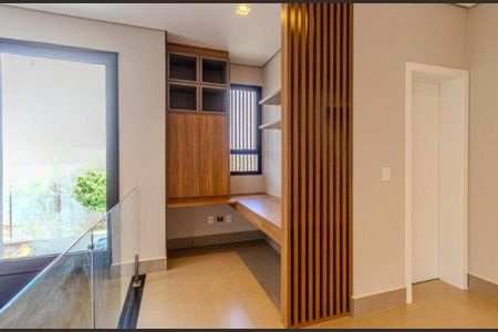 Casa de condomínio à venda com 242m², 3 quartos e 4 vagas Casa de condomínio à venda com 242m², 3 quartos e 4 vagasFoto 03