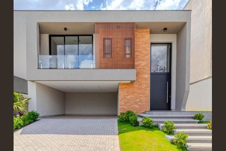 Casa de condomínio à venda com 242m², 3 quartos e 4 vagas Casa de condomínio à venda com 242m², 3 quartos e 4 vagasFoto 01