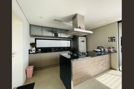 Casa de condomínio à venda com 270m², 4 quartos e 4 vagasFoto 32