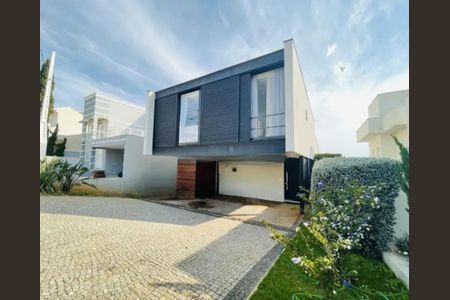 Casa de condomínio à venda com 270m², 4 quartos e 4 vagasFoto 01