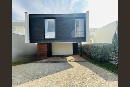 Casa de condomínio à venda com 270m², 4 quartos e 4 vagasFoto 03