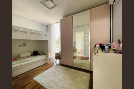 Casa de condomínio à venda com 270m², 4 quartos e 4 vagasFoto 18