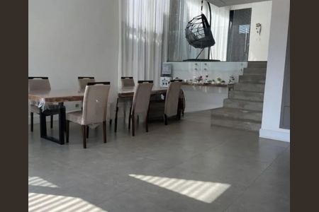 Casa de condomínio à venda com 270m², 4 quartos e 4 vagasFoto 09