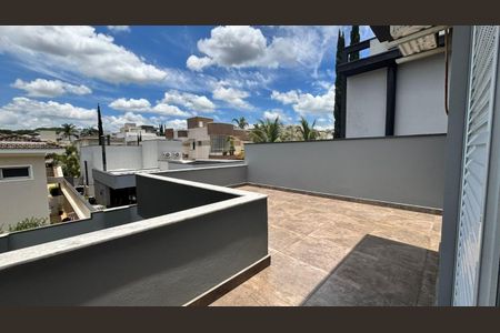 Casa de condomínio para alugar com 300m², 3 quartos e 4 vagasFoto 01