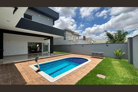 Casa de condomínio para alugar com 300m², 3 quartos e 4 vagasFoto 01