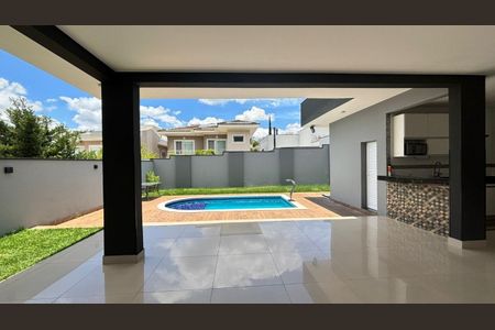 Casa de condomínio para alugar com 300m², 3 quartos e 4 vagasFoto 01