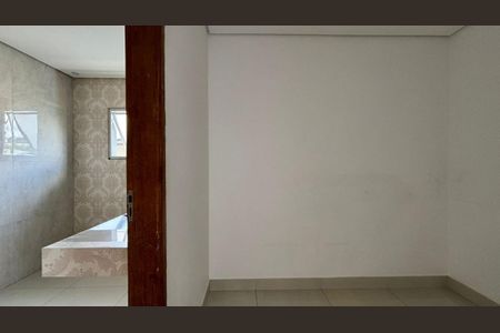 Casa de condomínio para alugar com 300m², 3 quartos e 4 vagasFoto 01