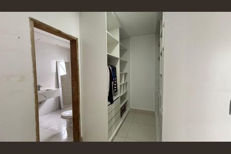 Casa de condomínio para alugar com 300m², 3 quartos e 4 vagasFoto 01