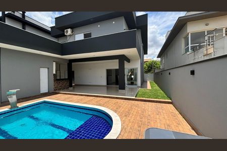 Casa de condomínio para alugar com 300m², 3 quartos e 4 vagasFoto 01