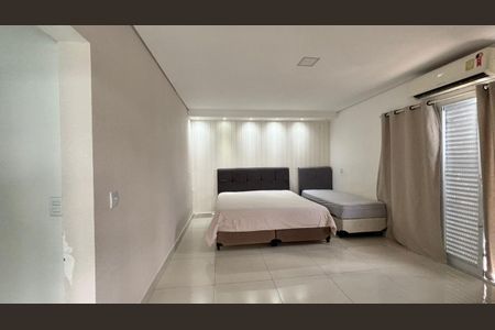 Casa de condomínio para alugar com 300m², 3 quartos e 4 vagasFoto 01