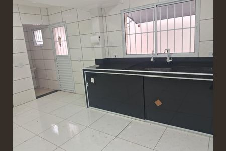 Casa à venda com 156m², 3 quartos e 3 vagasFoto 02