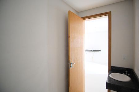 Apartamento para alugar com 34m², 2 quartos e sem vagaBanheiro