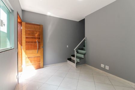 Casa de condomínio à venda com 65m², 2 quartos e 1 vaga Casa de condomínio à venda com 65m², 2 quartos e 1 vagaSala