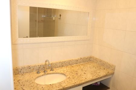 Apartamento à venda com 78m², 2 quartos e 2 vagasBanheiro da Suíte 1