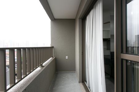 Studio à venda com 29m², 1 quarto e sem vaga Studio à venda com 29m², 1 quarto e sem vagaVaranda