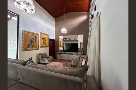 Casa à venda com 490m², 4 quartos e 4 vagasSala de TV