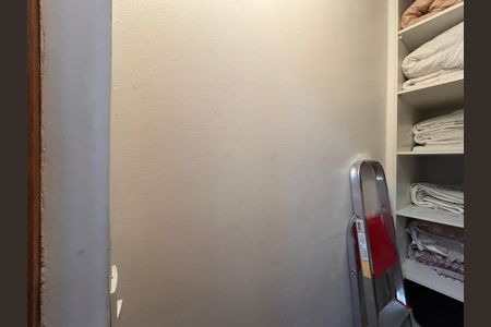 Casa à venda com 490m², 4 quartos e 4 vagasRoupeiro