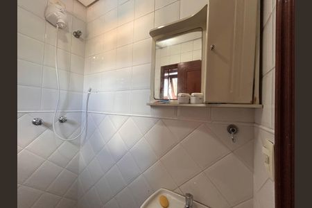 Casa à venda com 490m², 4 quartos e 4 vagasBanheiro de serviço