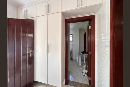 Casa à venda com 490m², 4 quartos e 4 vagasÁrea de Serviço