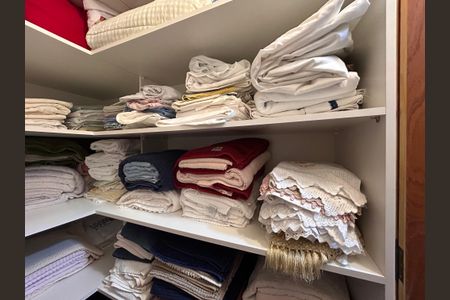 Casa à venda com 490m², 4 quartos e 4 vagasRoupeiro