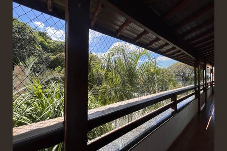 Casa à venda com 490m², 4 quartos e 4 vagasVaranda da Suíte 1 e 2