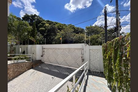 Casa à venda com 490m², 4 quartos e 4 vagasEntrada 2