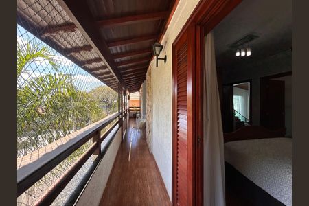 Casa à venda com 490m², 4 quartos e 4 vagasVaranda da Suíte 1 e 2