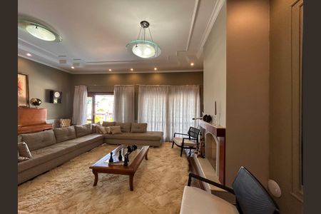 Casa à venda com 490m², 4 quartos e 4 vagasSala