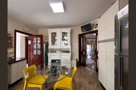 Casa à venda com 490m², 4 quartos e 4 vagasCozinha