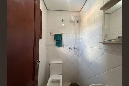 Casa à venda com 490m², 4 quartos e 4 vagasBanheiro de serviço