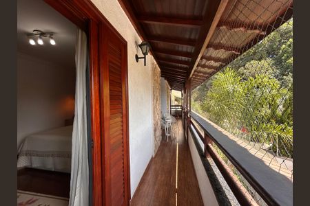 Casa à venda com 490m², 4 quartos e 4 vagasVaranda da Suíte 1 e 2