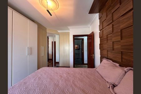 Casa à venda com 490m², 4 quartos e 4 vagasQuarto 2