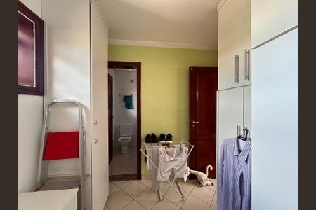 Casa à venda com 490m², 4 quartos e 4 vagasQuarto de Serviço