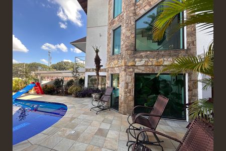 Casa à venda com 490m², 4 quartos e 4 vagasPiscina