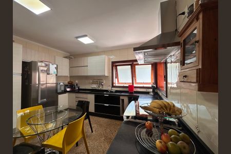 Casa à venda com 490m², 4 quartos e 4 vagasCozinha