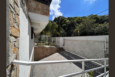 Casa à venda com 490m², 4 quartos e 4 vagasEntrada 2