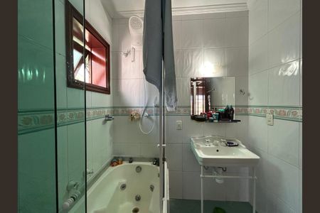 Casa à venda com 490m², 4 quartos e 4 vagasBanheiro 1