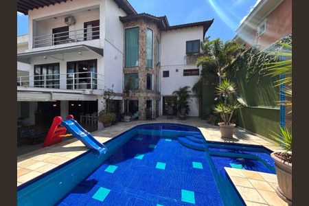Casa à venda com 490m², 4 quartos e 4 vagasPiscina