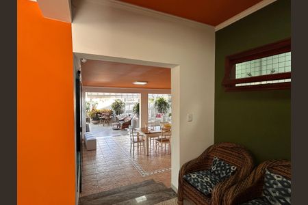 Casa à venda com 490m², 4 quartos e 4 vagasHall