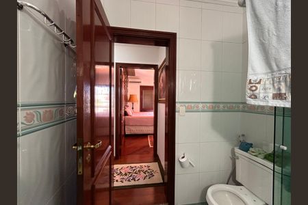 Casa à venda com 490m², 4 quartos e 4 vagasBanheiro 1