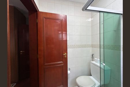 Casa à venda com 490m², 4 quartos e 4 vagasBanheiro da Suíte 1