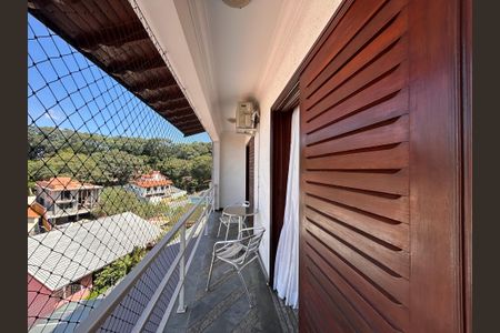Casa à venda com 490m², 4 quartos e 4 vagasVaranda do Quarto 1 e 2