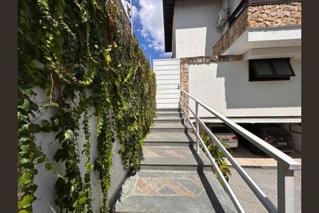 Casa à venda com 490m², 4 quartos e 4 vagasEntrada 2